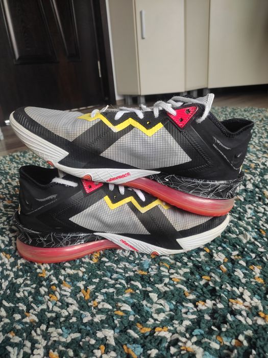 Adidași Nike Lebron 18 × Space Jam