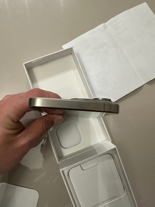 iPhone 15 Pro Max Natural Titanium 256GB