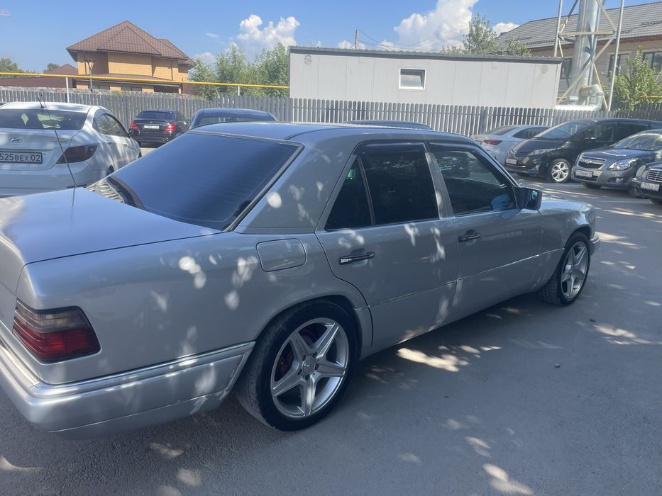 Mercedes benz e280 w124
