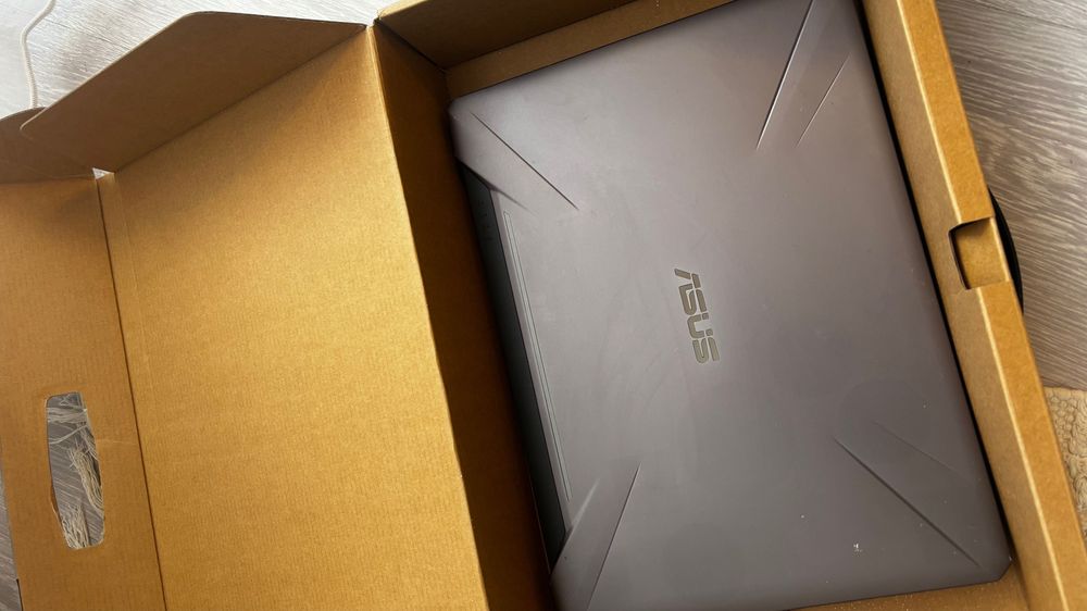 Vând Laptop Gaming ASUS TUF FX505DT