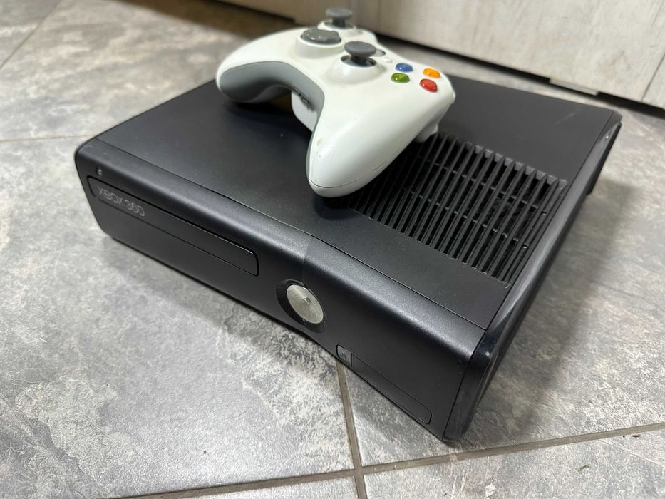 Xbox 360 с оригинал контролер 320HDD