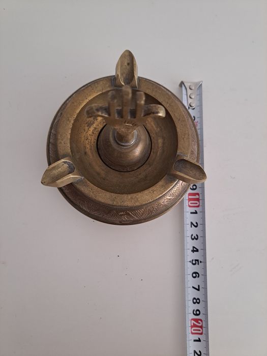 Месингови пепелник и отварачка