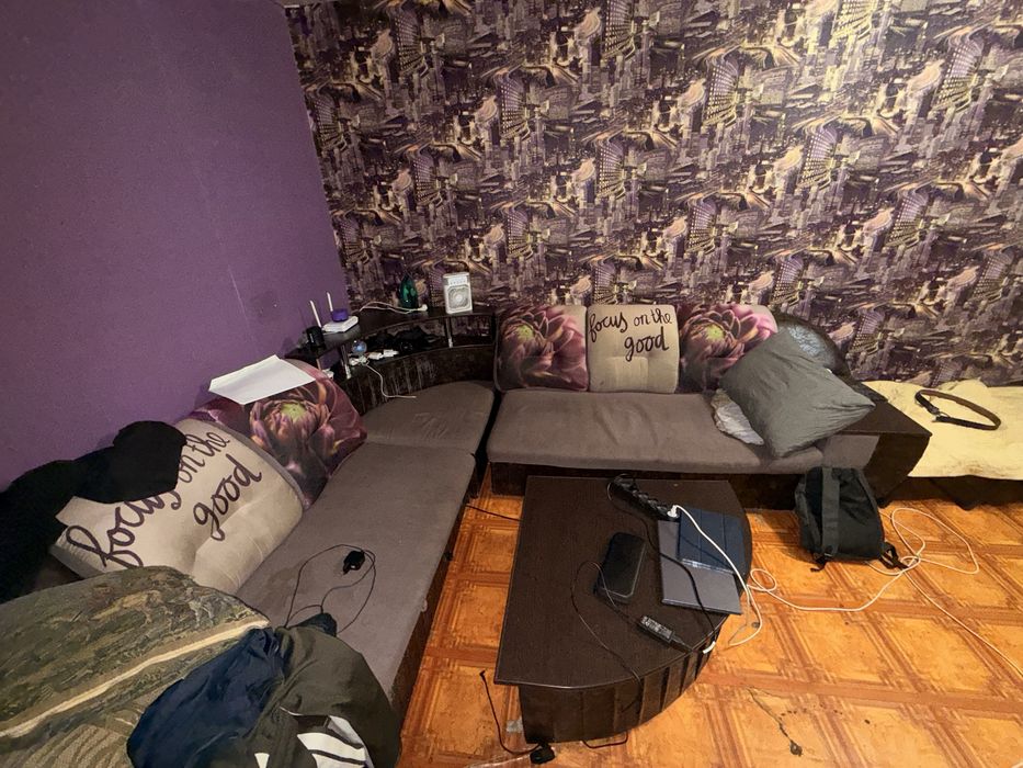 Отдам диван. Угловой. Самовывоз.