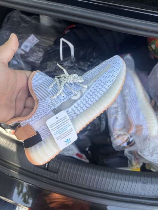 Adidas Yeezy Boost universali