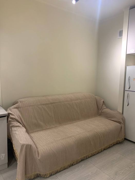 Сдаётся. 1 комнатный квартира  5/9. метро  Айбек.