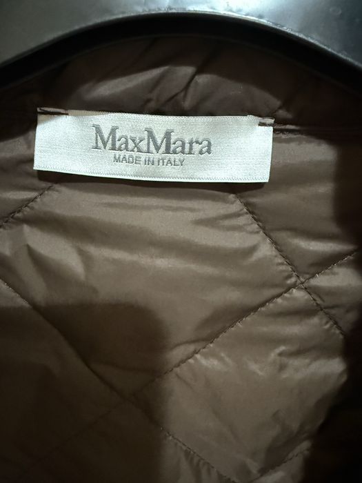 Страхотен модел преходно яке Max Mara