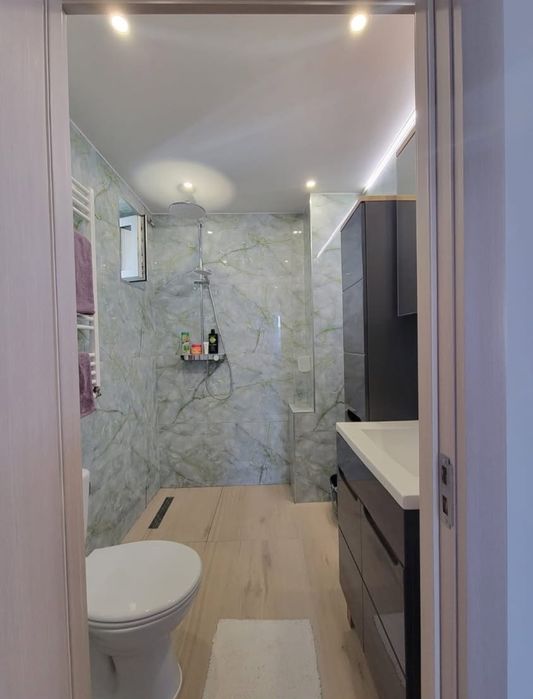 Inchiriez apartament 3 camere,  living open space  cu bucatarie