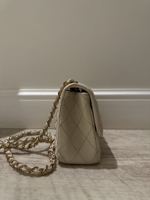 сумка Chanel молочного цвета