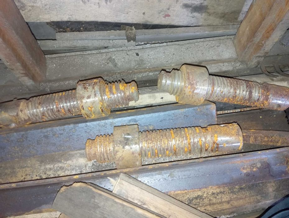 Притяжной болт приспособы