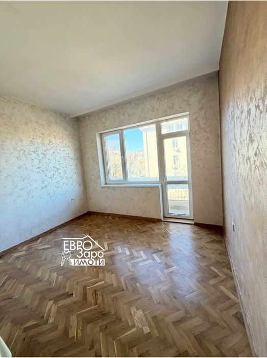 Тристаен апартамент за продажба в СУПЕР ЦЕНТЪР