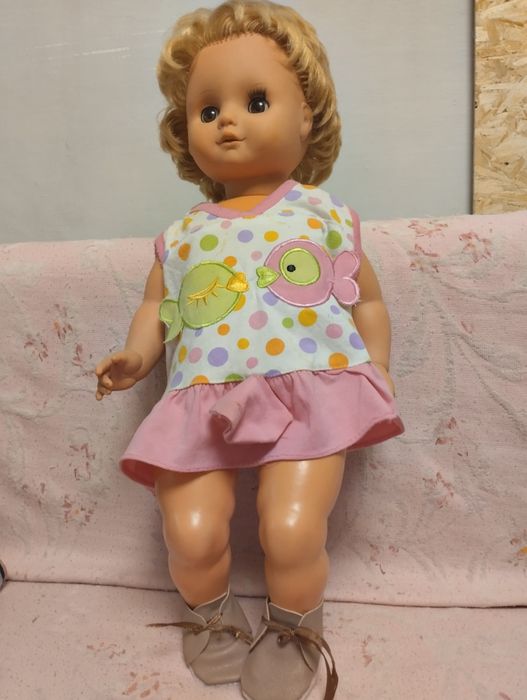 Продам куклу ГДР и кроватку советскую.