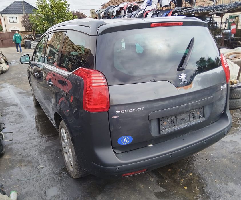 Stop stanga Peugeot 5008 an 2009-2017