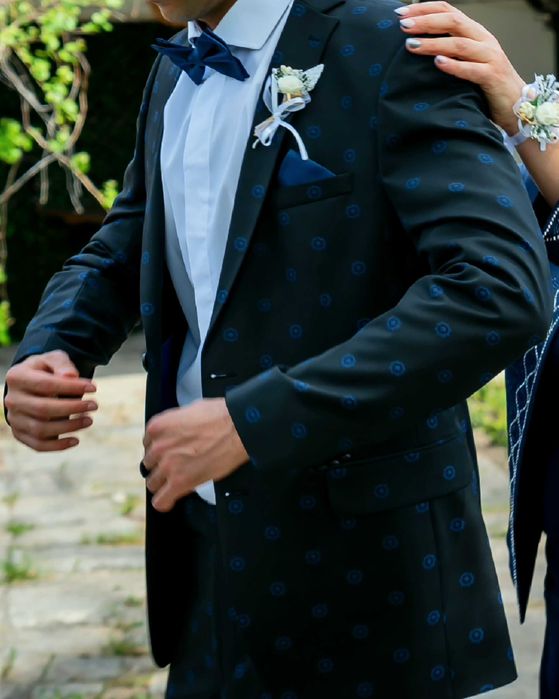 -50% Мъжки черен костюм + обувки и аксесоари Carducci