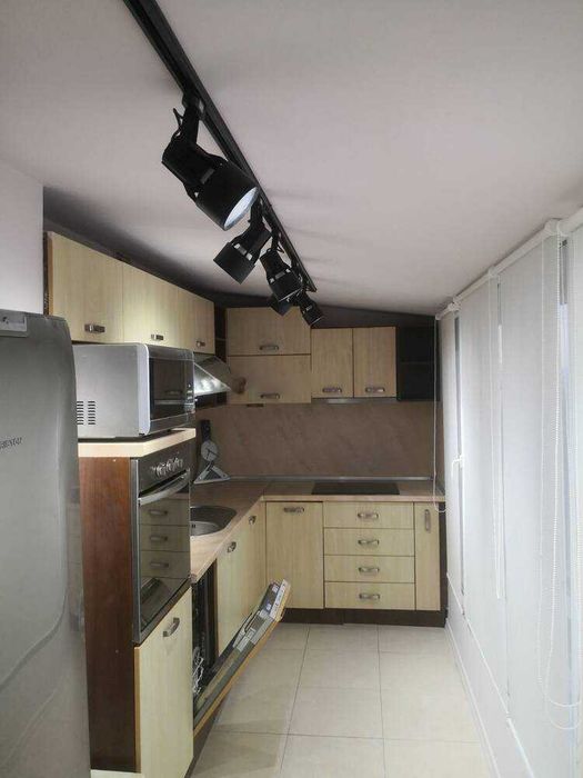 Дава се под наем Тристаен апартамент в Бургас, Славейков - 124 кв.м за 714 € - Снимка #1