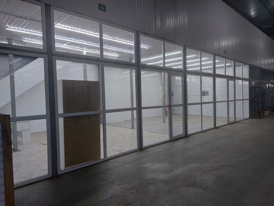 Сдам в аренду пять бутиков.