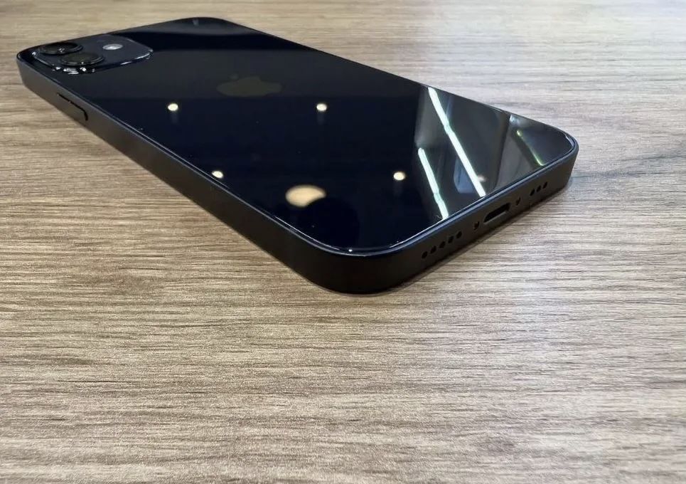 Продам IPhone 12 (64Gb)