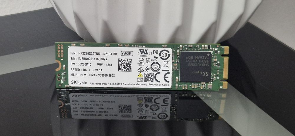 SSD-накопитель Hynix 256Gb.