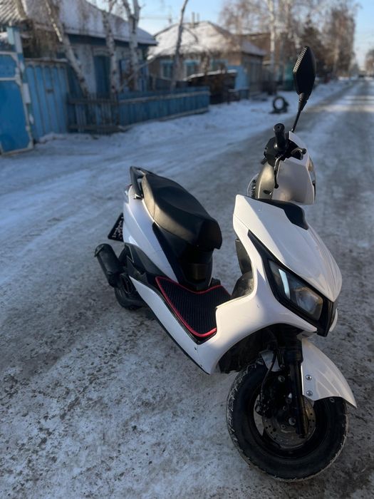 Продам скутер м8 125кубов