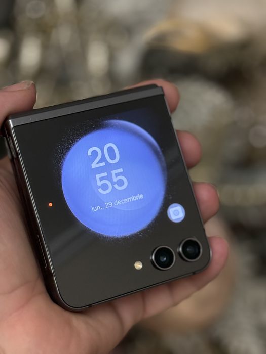 Samaung Galaxy flip 5 512gb