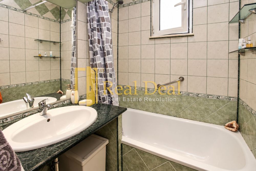 Дава се под наем Тристаен апартамент в София, Център - 140 кв.м за 1079 € - Снимка #11