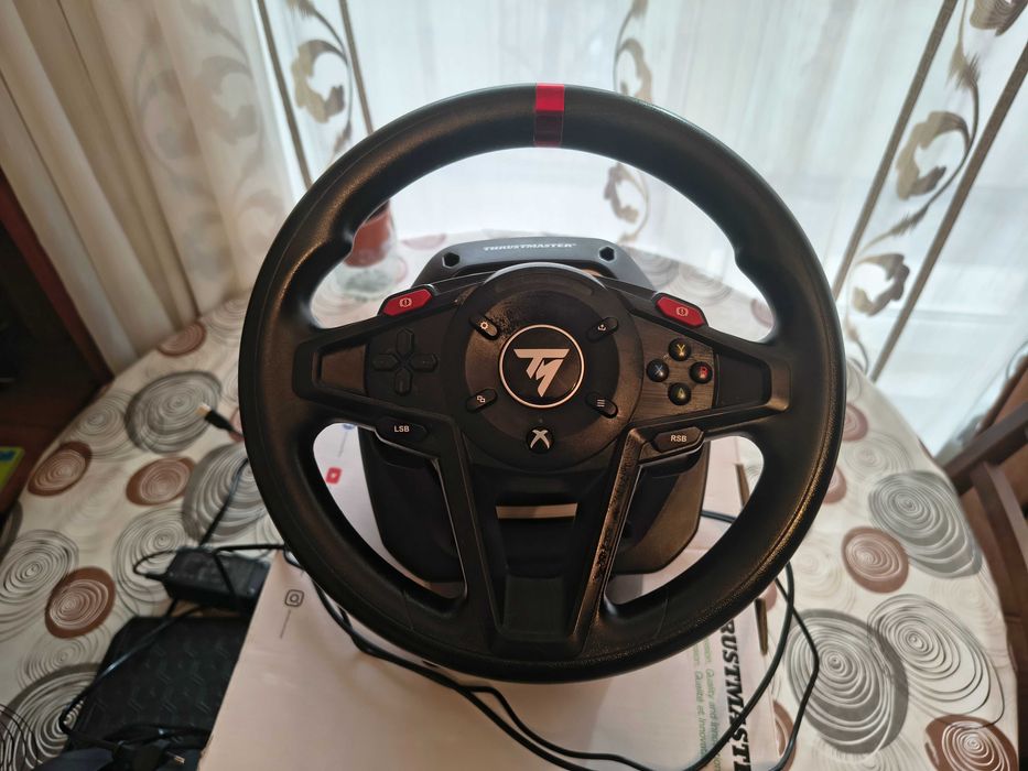 Trustmaster T128, волан с педали за XBoX или PC