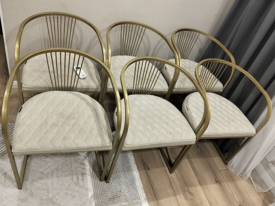 Продам стол и стулья