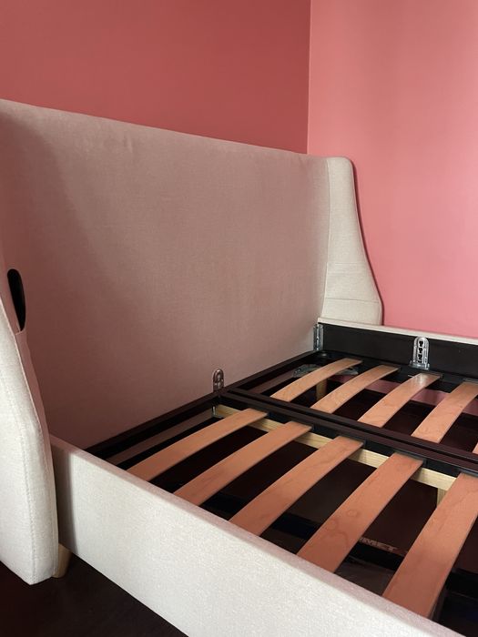 Кровать мягкая