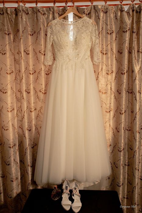 Vand rochie de mireasa marimea S.