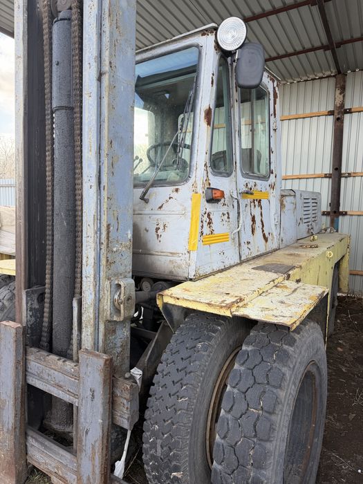 Львовский вилочный погрузчик