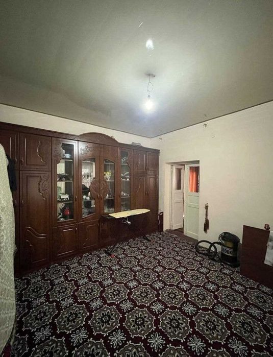 Дом 4 сотки, 7 комнат по ул.Лахути (заезд для машины имеется)