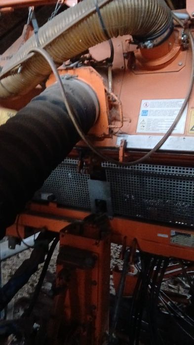 Accesoriu auto de măturat și aspirat cu apă – stare bună