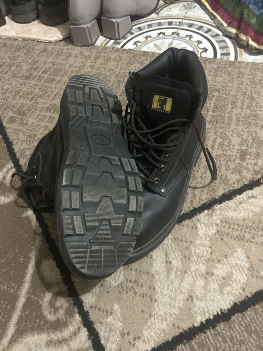 Продам спец обувь