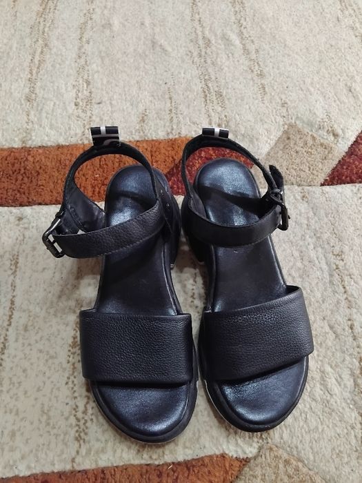 Дамски  сандали.