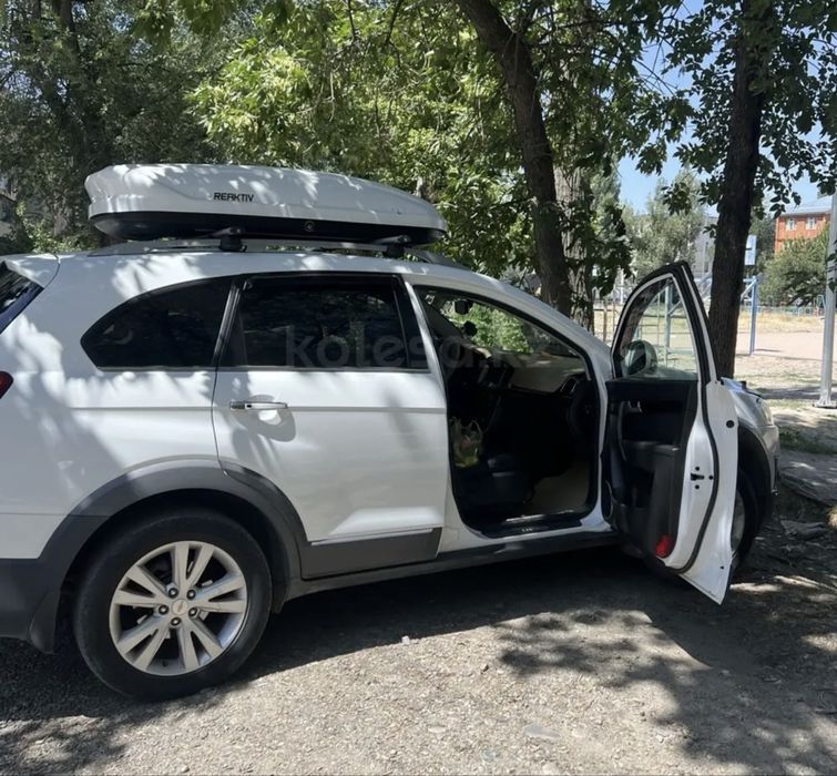 Продам автомобиль chevrolet captiva 2013