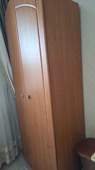 Шкаф платяной простой