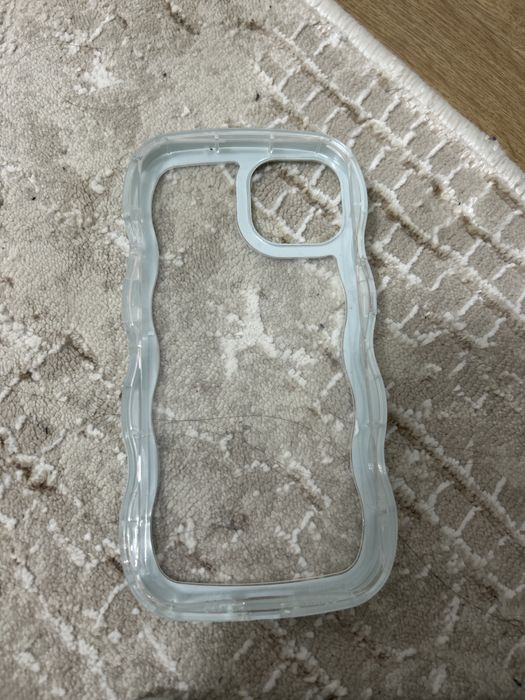 Чехлы на айфон 14