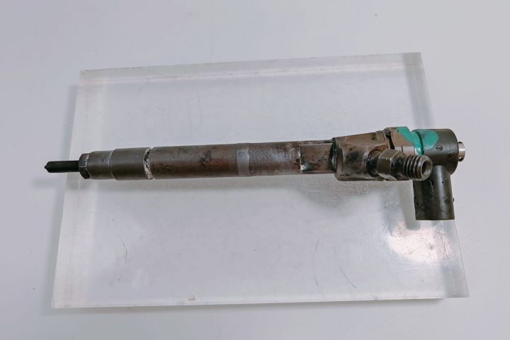 Injector  2.2 cdi 0445110140 Mercedes-Benz Vito W639