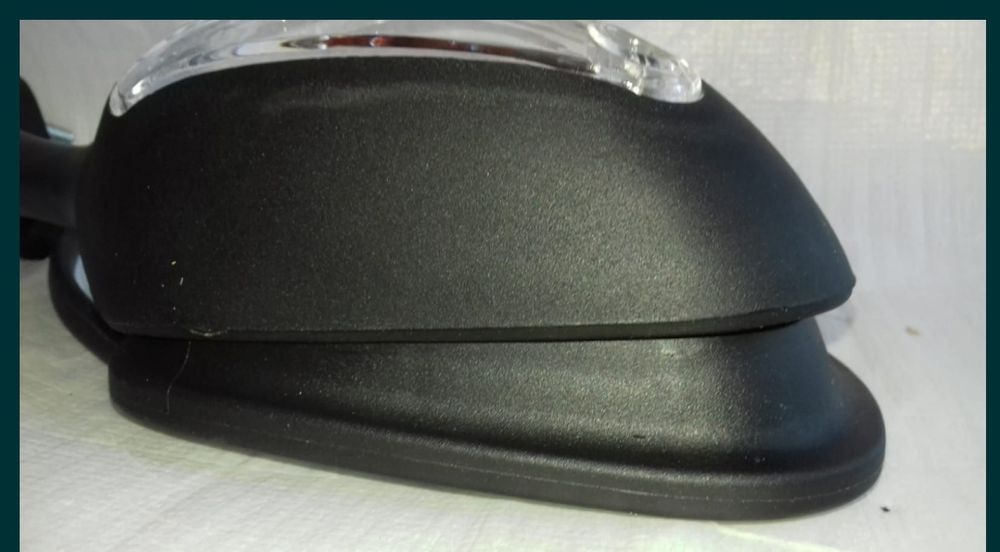 Vând oglinzi moto cu semnalizare pe bec