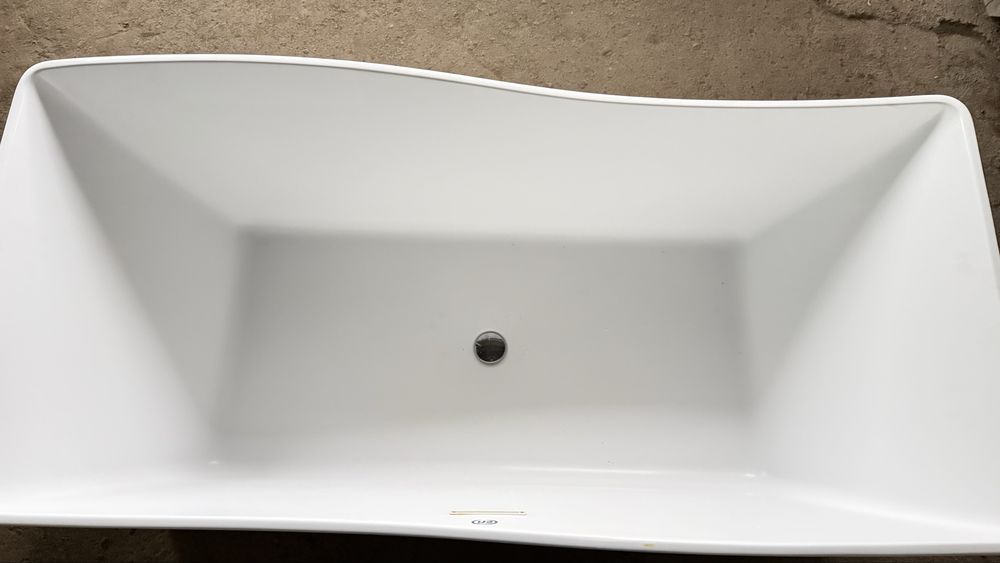 ванна сотилади  необичный