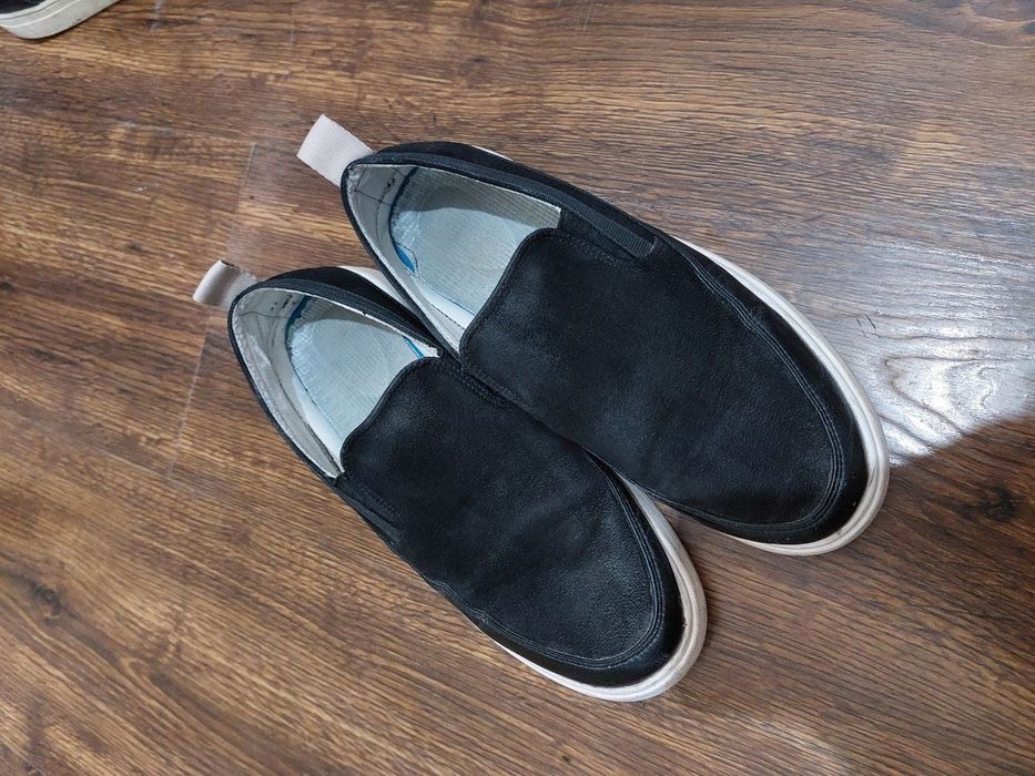 Продаются кроссовки,макасины