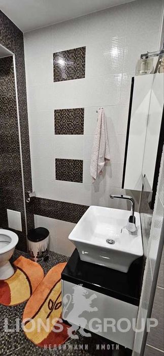 Дава се под наем Тристаен апартамент в Варна, Левски - 95 кв.м за 747.66 € - Снимка #12