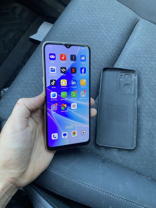 Oppo A77 идеальный состояние