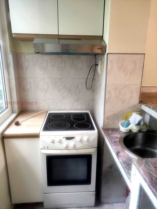 НОВОРЕМОНТИРАН тристаен 92 кв.м, Борово, от собственик