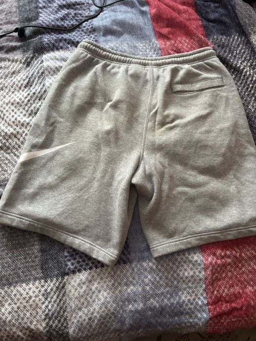 Къс панталон Nike и калъф Trap19 Connection