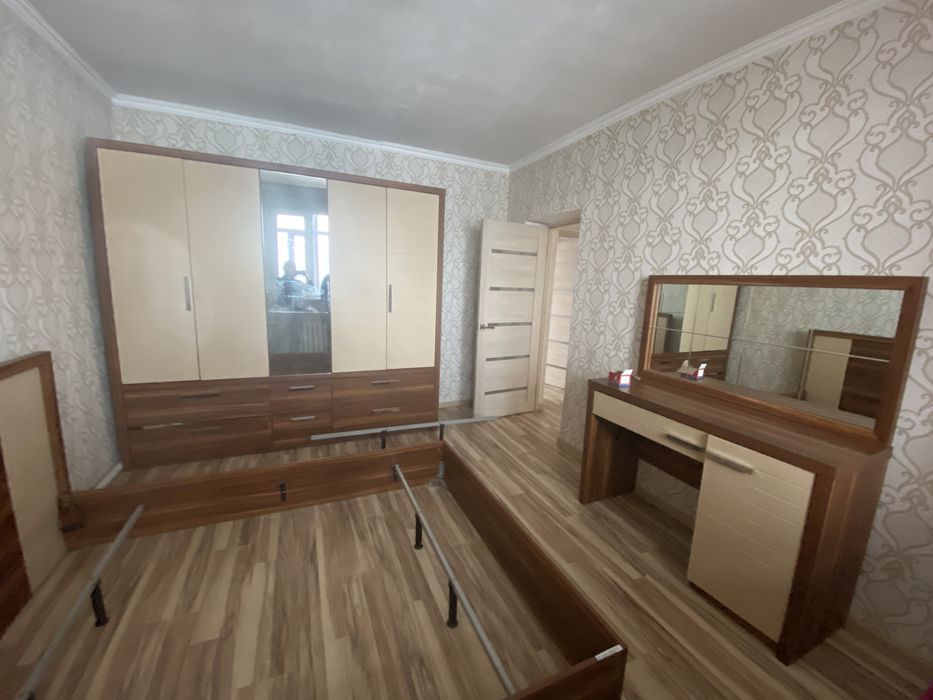 Продам спальный гарнитур