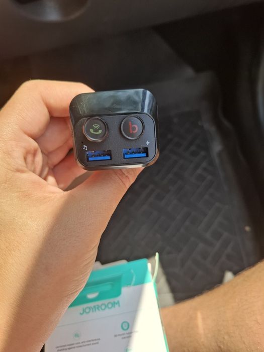 Vând FM Transmiţător Ritmix FMT-B100 - stare

excelentă