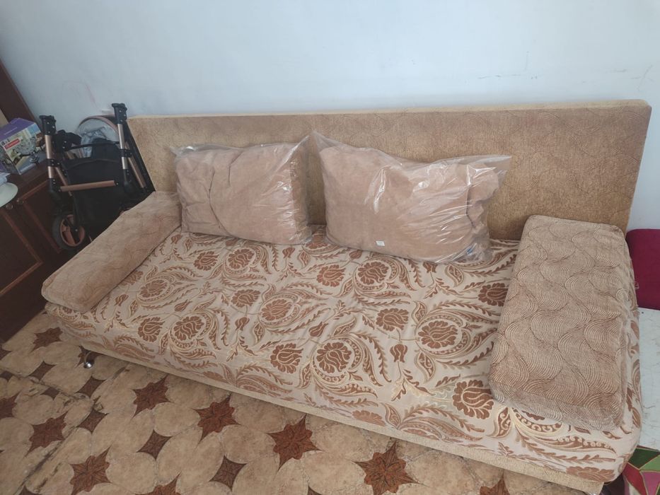 Продам диван срочно