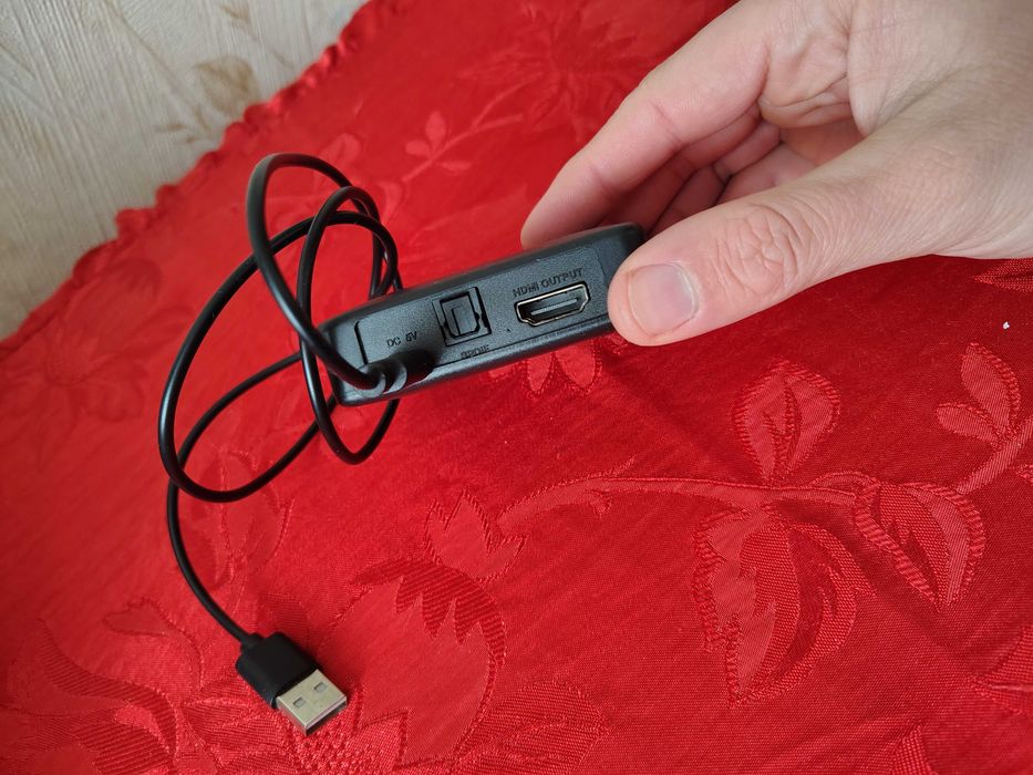 Продавам HDMI-compatible Audio Extractor 4K X 2K HDMI