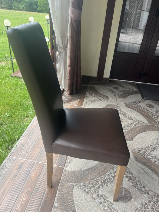 Scaune elegante maro si crem