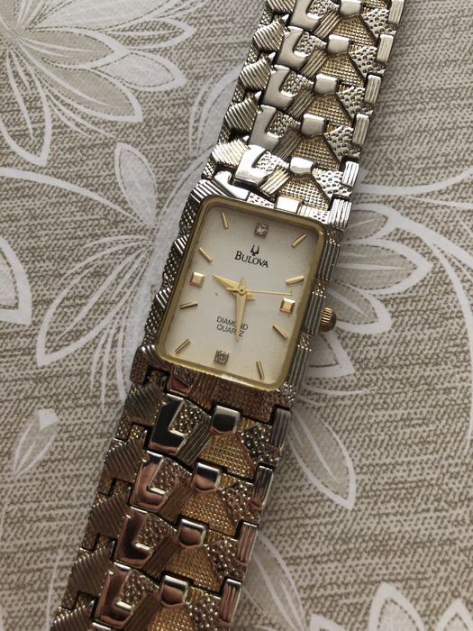 Bulova Dimond 18K Gold